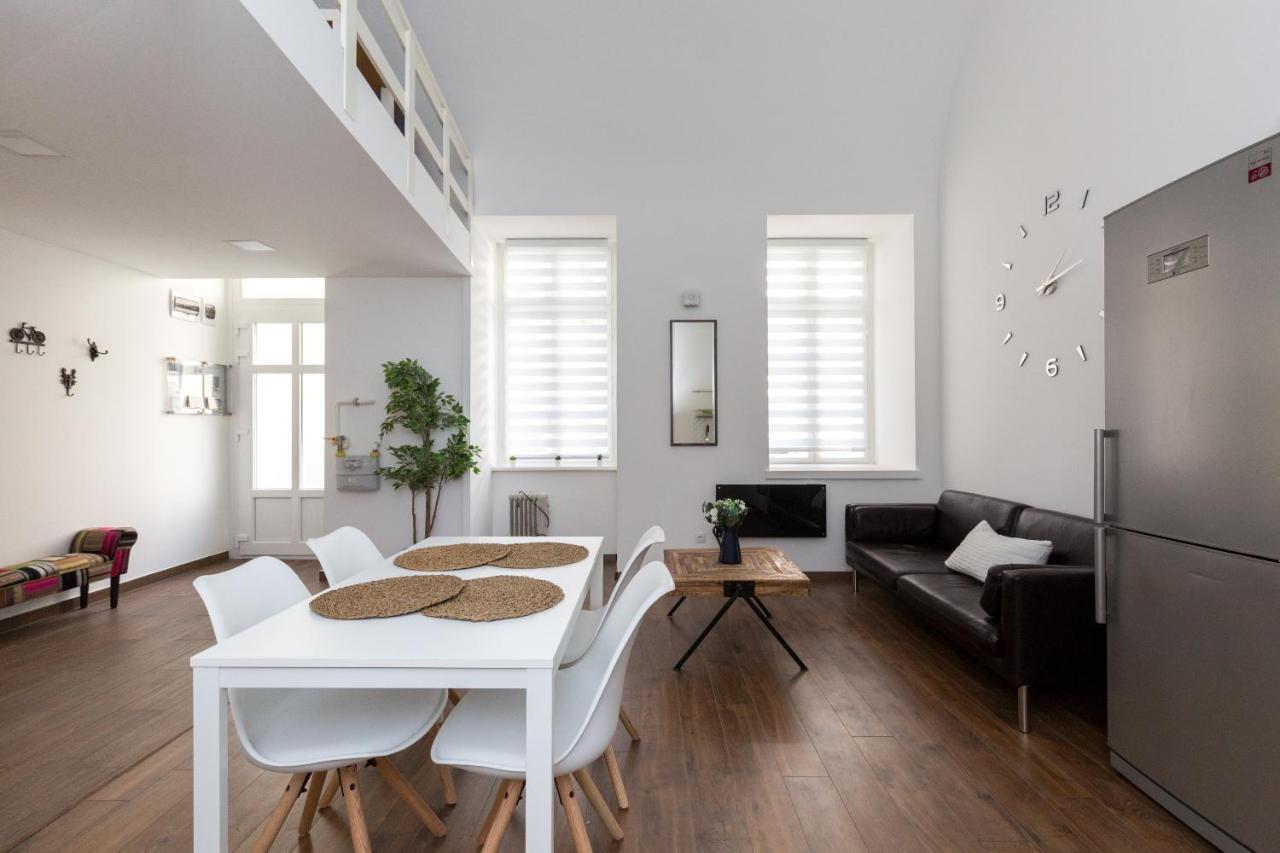 B17 Bajcsy Apartment บูดาเปสต์ ภายนอก รูปภาพ
