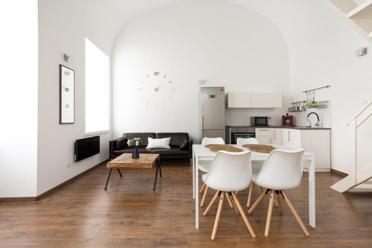 B17 Bajcsy Apartment บูดาเปสต์ ภายนอก รูปภาพ