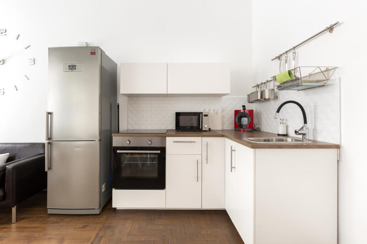 B17 Bajcsy Apartment บูดาเปสต์ ภายนอก รูปภาพ